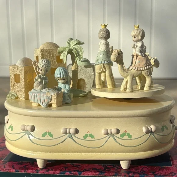 Precious moments nativity lighted action musical "Flight into into Egypt" Ensco - Picture 3 of 17